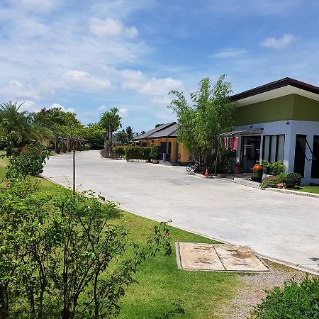 Nicasio Hotel ชุมพร ภายนอก รูปภาพ